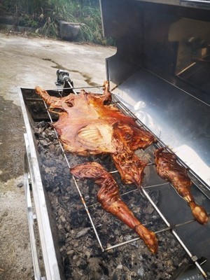 【感受】蝶烤香烤架烧烤炉子商用全自动旋转烤羊架子烤全羊炉质量好不好怎么样?