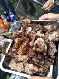 烤全羊,羊杂汤,竹筒饭等,哇 一起来腐败啦