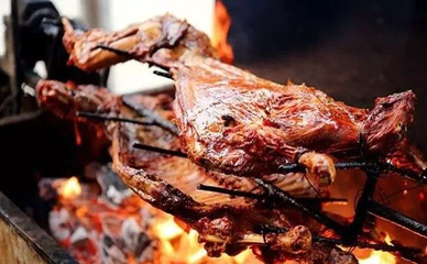 奥山铂悦府烤全羊庆功宴来了~!